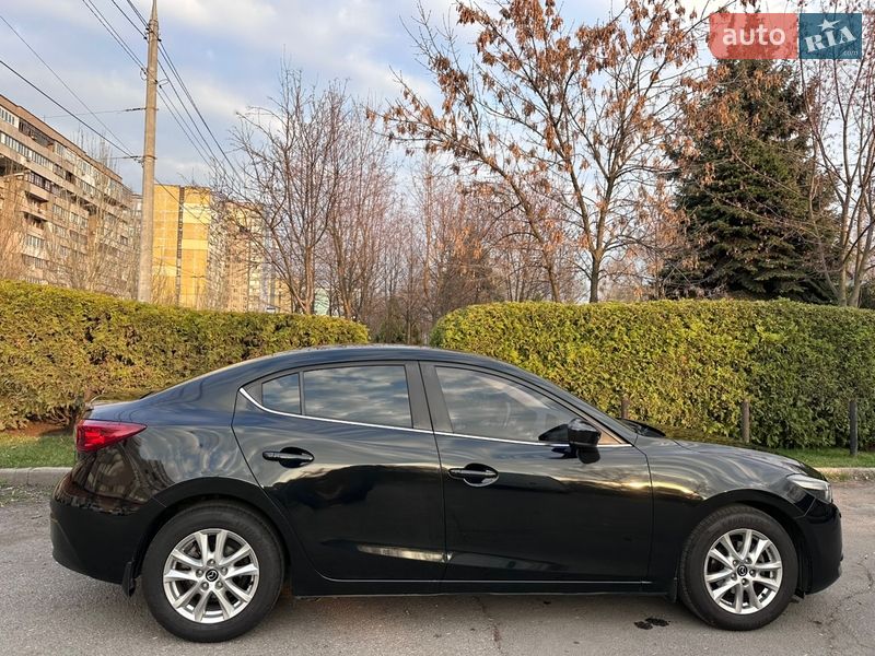 Седан Mazda 3 2016 в Днепре