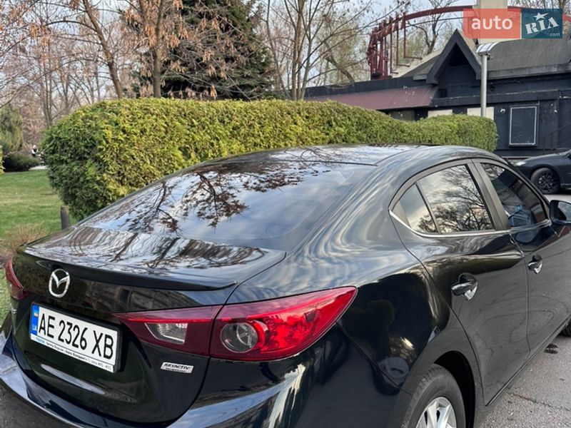 Седан Mazda 3 2016 в Днепре