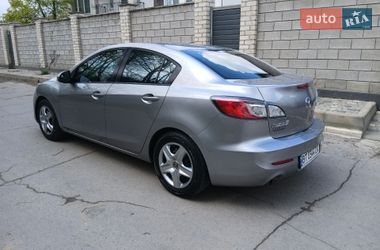 Mazda 3  2011