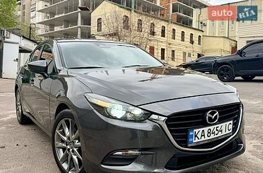 mazda 3 2017 в Дніпро (Дніпропетровськ) від професійного продавця Артем