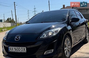 Mazda 3  2011