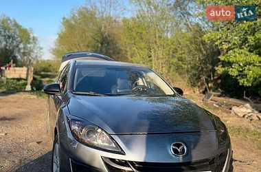 Mazda 3  2011