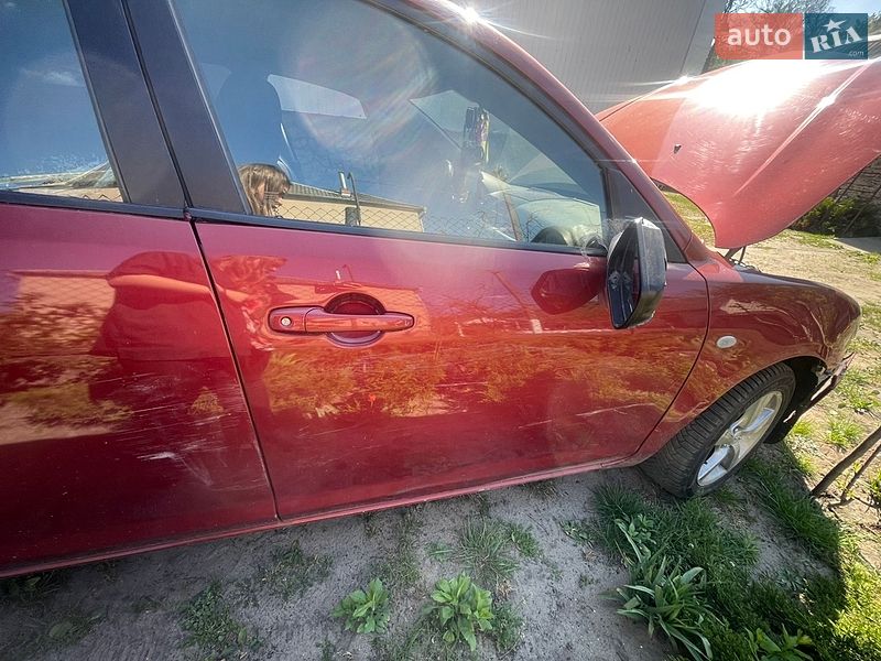 Седан Mazda 3 2003 в Смизі
