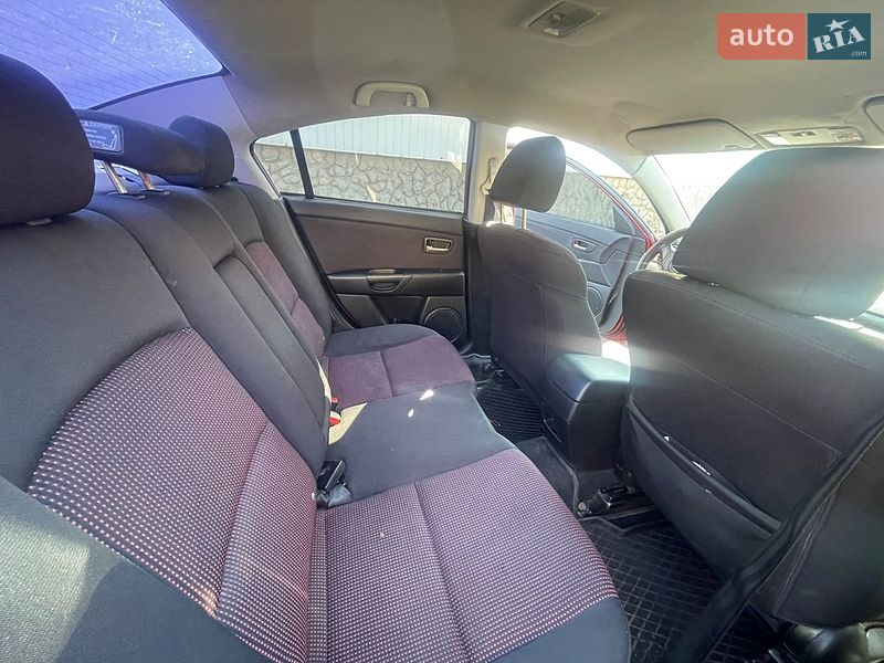 Седан Mazda 3 2003 в Смизі