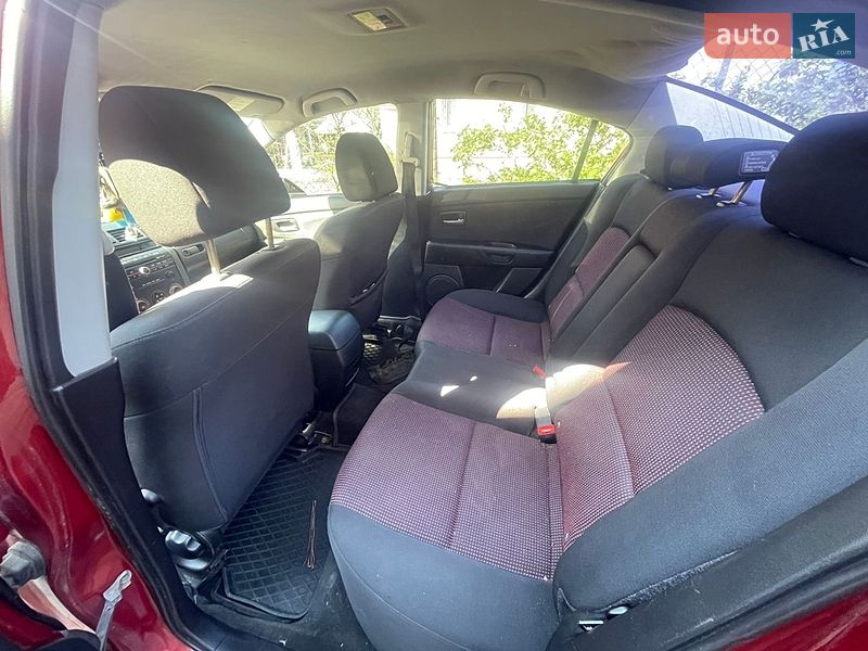 Седан Mazda 3 2003 в Смизі