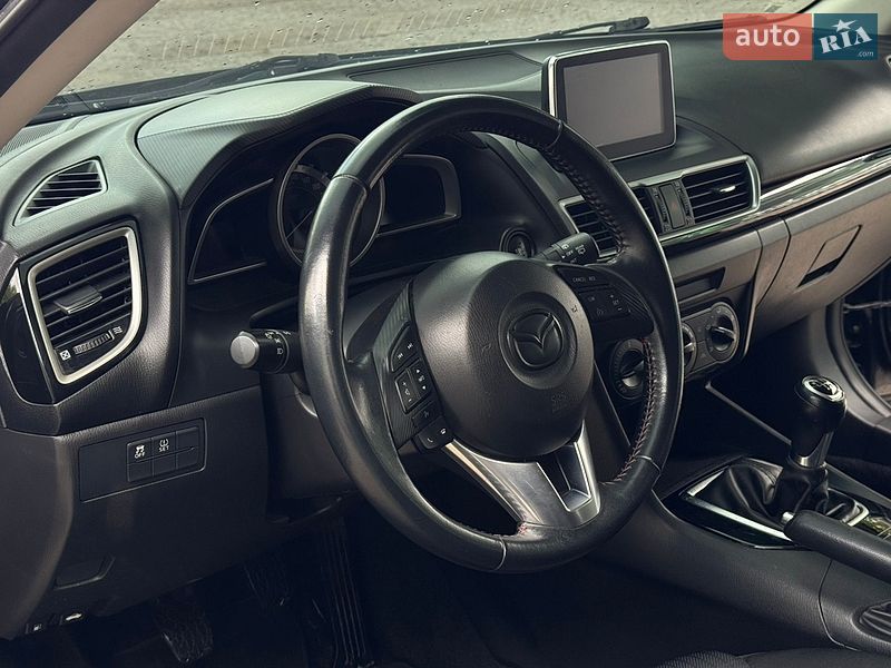 Хэтчбек Mazda 3 2016 в Харькове
