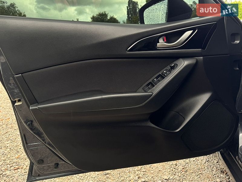 Хэтчбек Mazda 3 2016 в Харькове