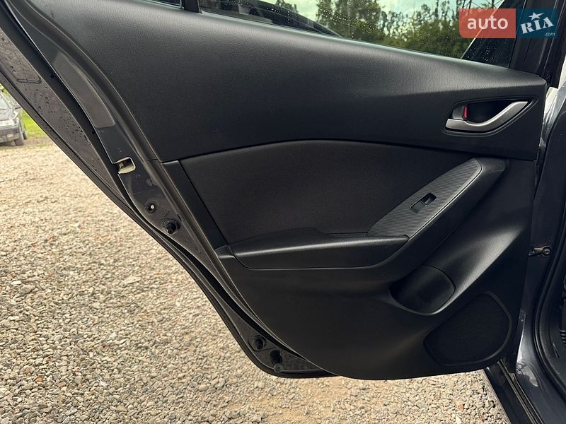 Хэтчбек Mazda 3 2016 в Харькове