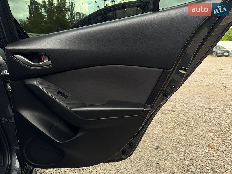 Хэтчбек Mazda 3 2016 в Харькове