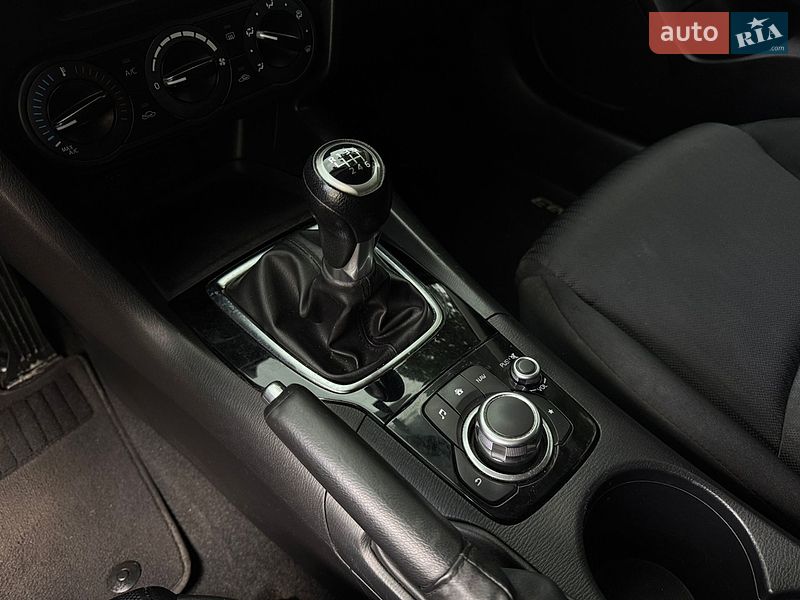 Хэтчбек Mazda 3 2016 в Харькове