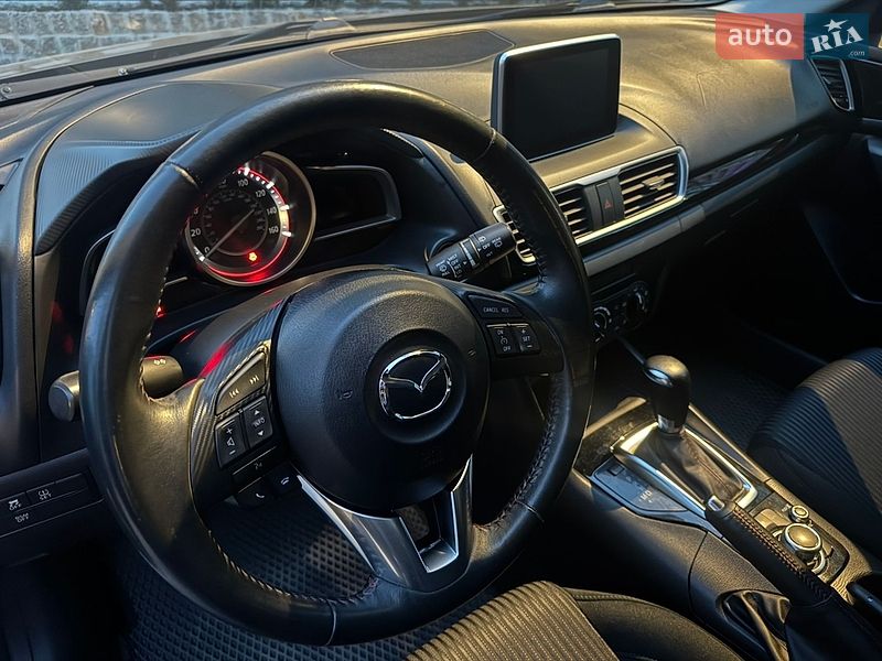 Хэтчбек Mazda 3 2015 в Умани
