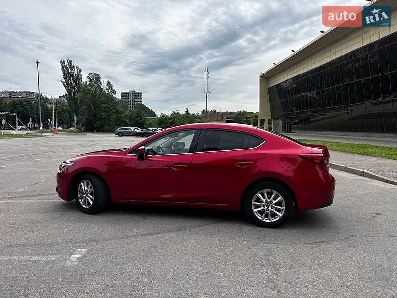 Седан Mazda 3 2016 в Запоріжжі