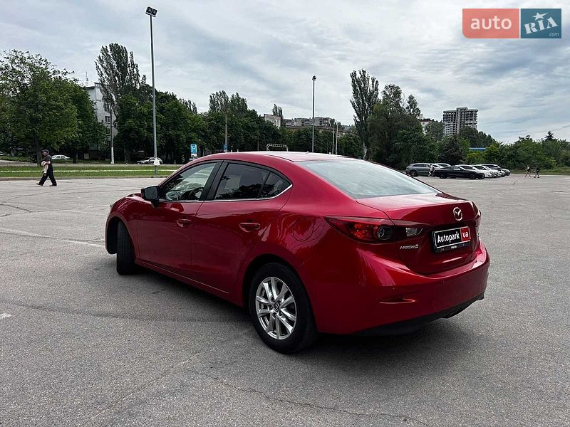 Седан Mazda 3 2016 в Запоріжжі