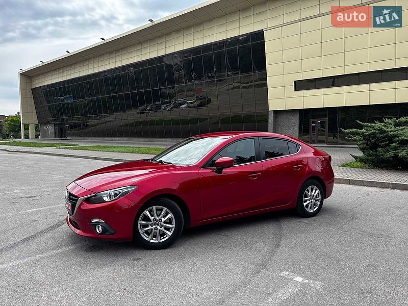 Седан Mazda 3 2016 в Запоріжжі