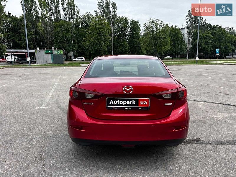 Седан Mazda 3 2016 в Запоріжжі