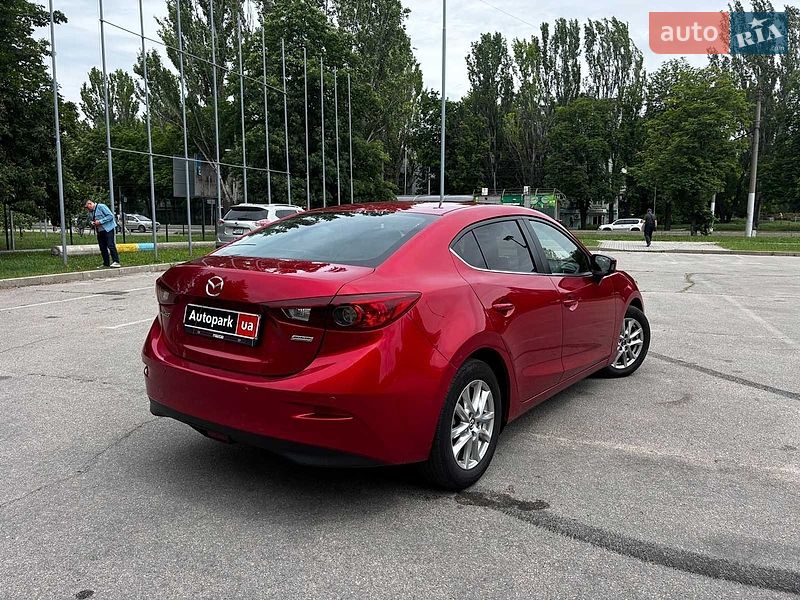 Седан Mazda 3 2016 в Запоріжжі