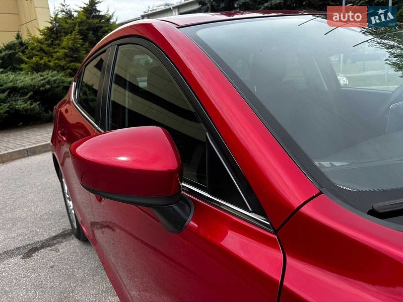 Седан Mazda 3 2016 в Запоріжжі