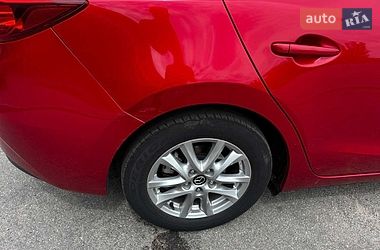 Седан Mazda 3 2016 в Запоріжжі