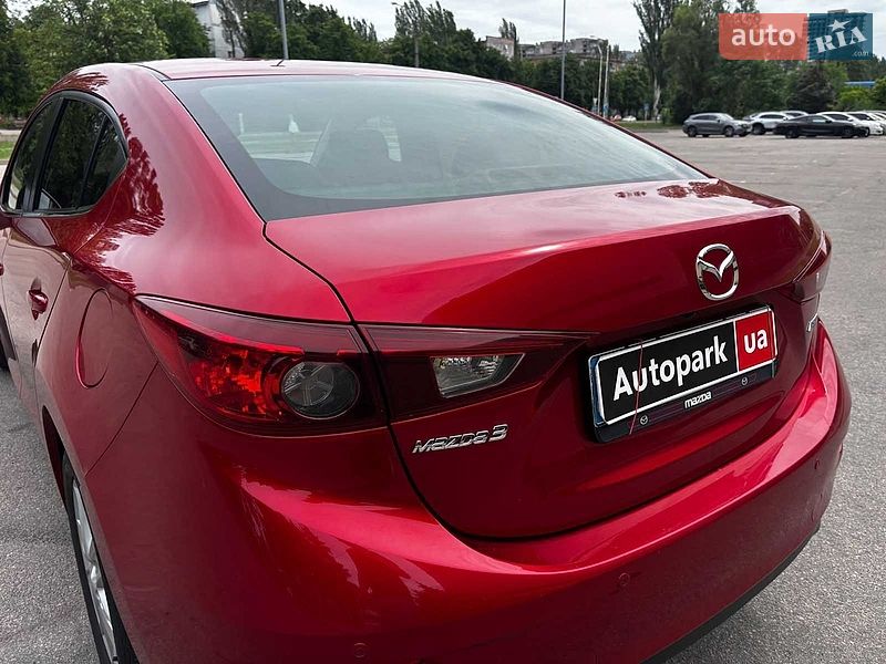 Седан Mazda 3 2016 в Запоріжжі