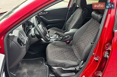 Седан Mazda 3 2016 в Запоріжжі