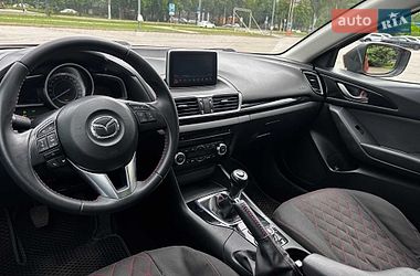 Седан Mazda 3 2016 в Запоріжжі