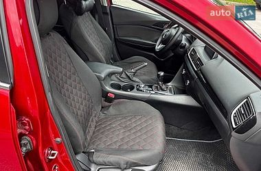 Седан Mazda 3 2016 в Запоріжжі