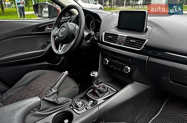 Седан Mazda 3 2016 в Запоріжжі