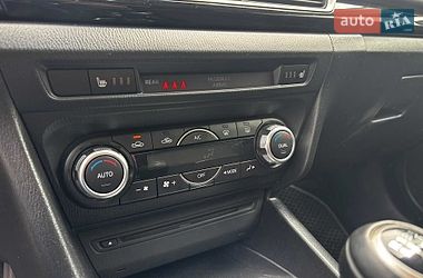 Седан Mazda 3 2016 в Запоріжжі