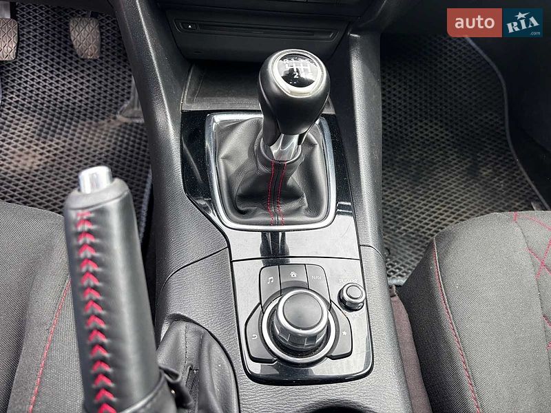 Седан Mazda 3 2016 в Запоріжжі