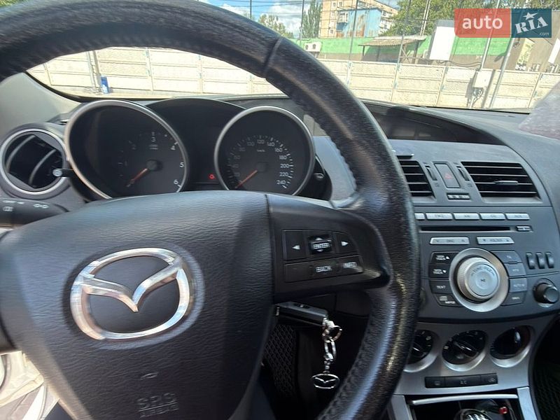 Хэтчбек Mazda 3 2010 в Кривом Роге фото 10 Хэтчбек Mazda 3 2010 в Кривом Роге