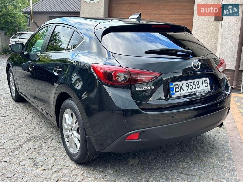 Хэтчбек Mazda 3 2016 в Дубно
