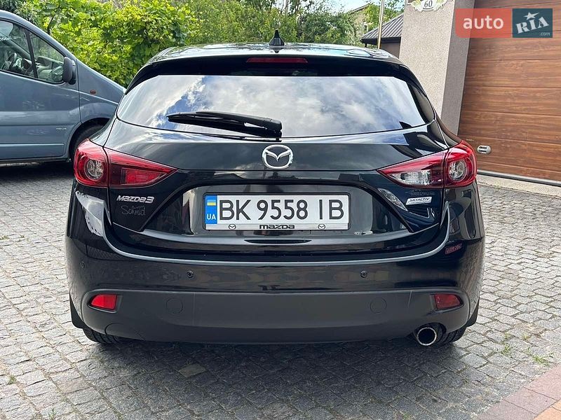 Хэтчбек Mazda 3 2016 в Дубно