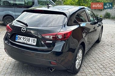 Хэтчбек Mazda 3 2016 в Дубно