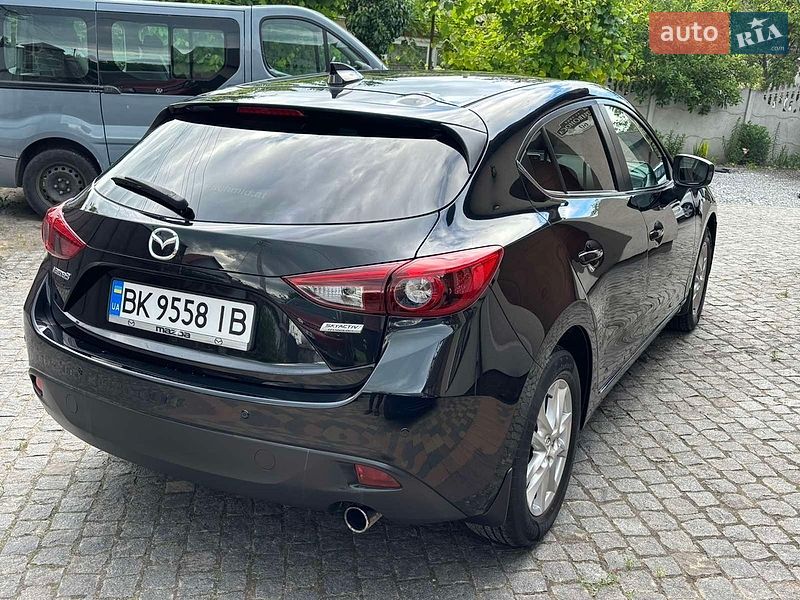 Хэтчбек Mazda 3 2016 в Дубно