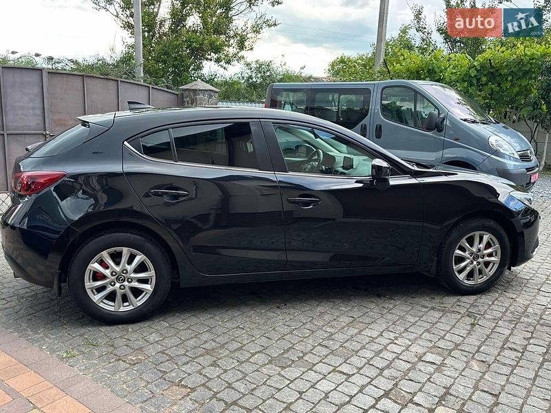 Хэтчбек Mazda 3 2016 в Дубно