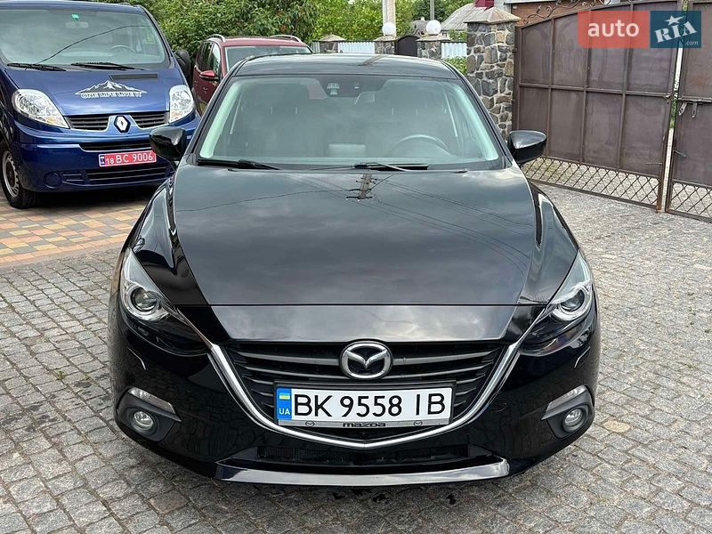 Хэтчбек Mazda 3 2016 в Дубно