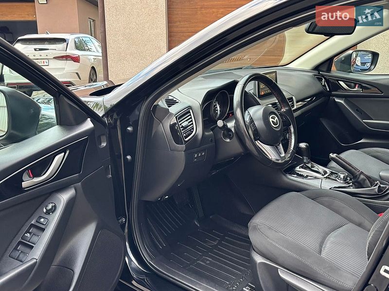 Хэтчбек Mazda 3 2016 в Дубно