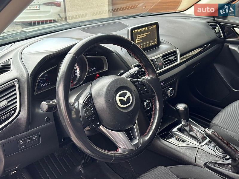 Хэтчбек Mazda 3 2016 в Дубно