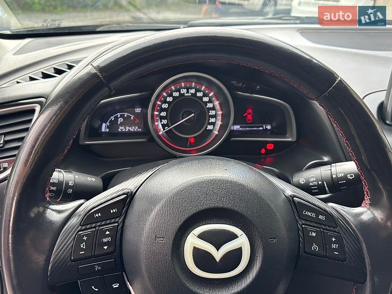 Хэтчбек Mazda 3 2016 в Дубно