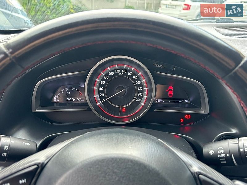 Хэтчбек Mazda 3 2016 в Дубно
