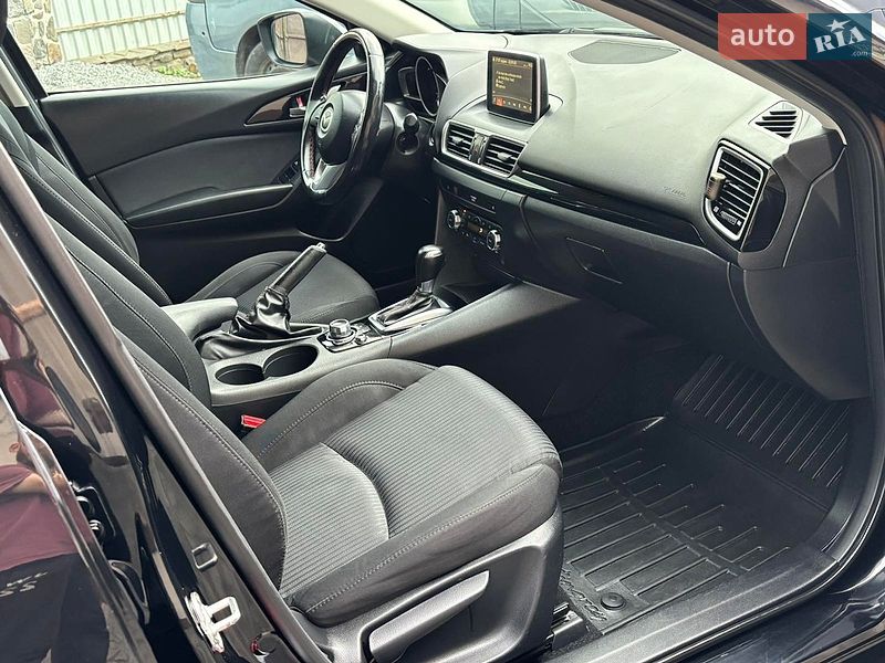 Хэтчбек Mazda 3 2016 в Дубно