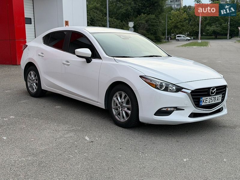 Седан Mazda 3 2018 в Днепре