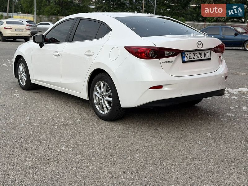 Седан Mazda 3 2018 в Днепре