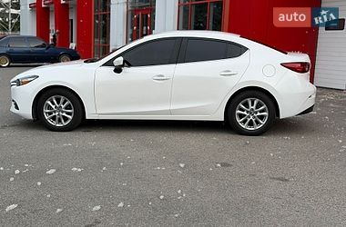 Седан Mazda 3 2018 в Днепре