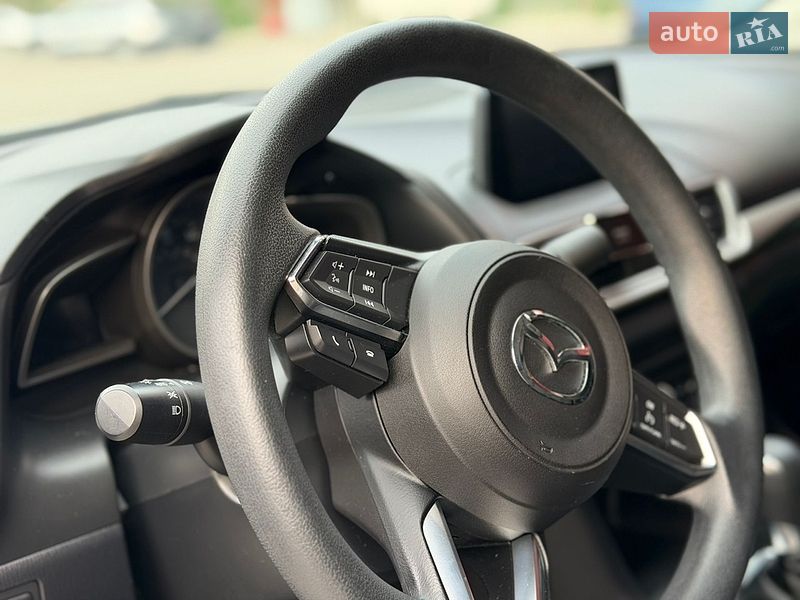 Седан Mazda 3 2018 в Днепре