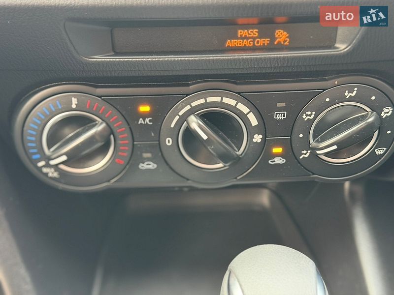 Седан Mazda 3 2018 в Днепре