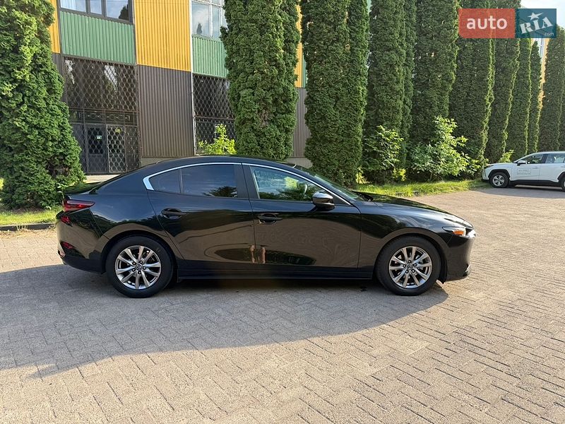 Седан Mazda 3 2019 в Ровно