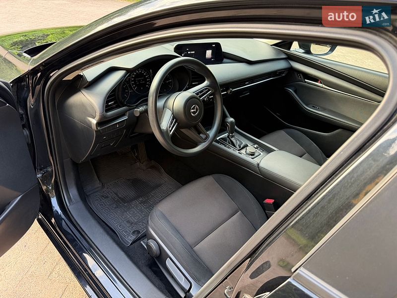Седан Mazda 3 2019 в Ровно