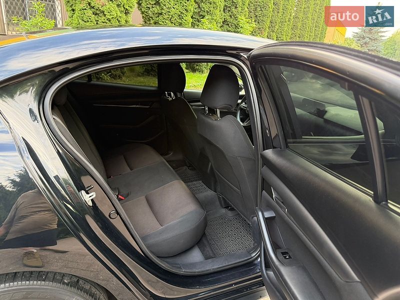 Седан Mazda 3 2019 в Ровно