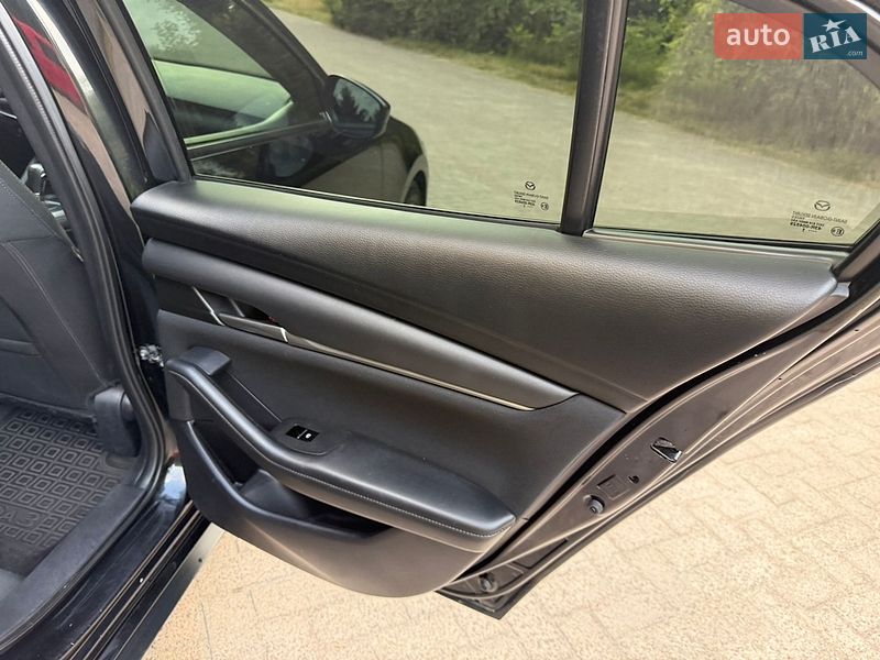 Седан Mazda 3 2019 в Ровно